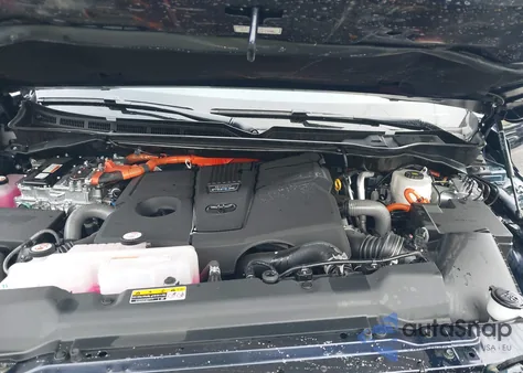 2024 Toyota Sequoia Platinum z USA, uszkodzony, nr VIN 7SVAAABA2RX046467